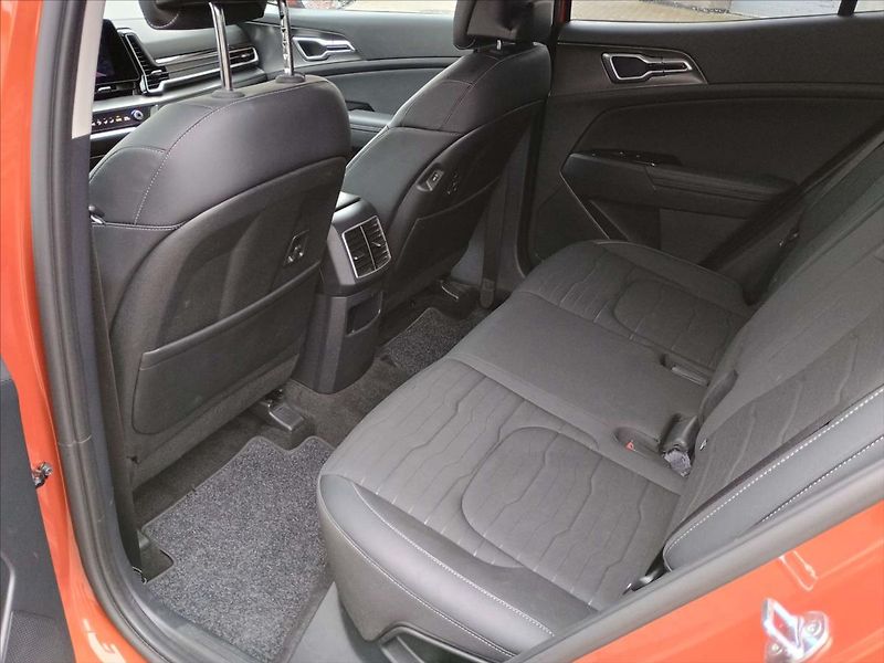 Kia Sportage 1,6 T-GDi GPF MHEV 4x2 7DCT TO - fotka 7 z 8