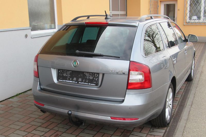 Škoda Octavia 2.0 TDI DSG AUT. KLIMA TAŽNÉ - fotka 7 z 31