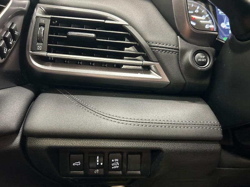 Subaru Outback (2023) 2.5 TOURING 2023 | Záruka - fotka 44 z 61