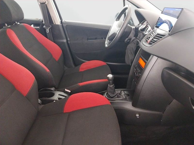 Peugeot 207 (2007) 1.6 HDi, po STK, Tažné - fotka 9 z 18