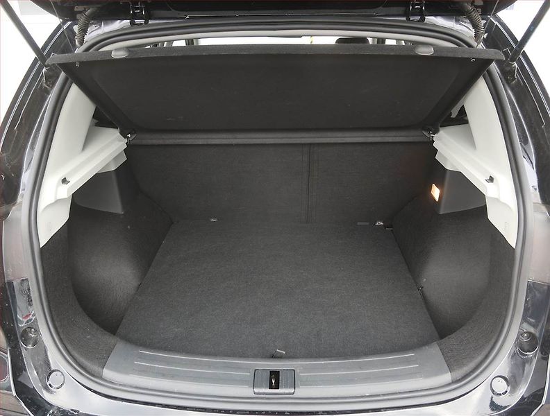 MG ZS (2025) 1.5, Serv.kniha, Navi - fotka 14 z 18