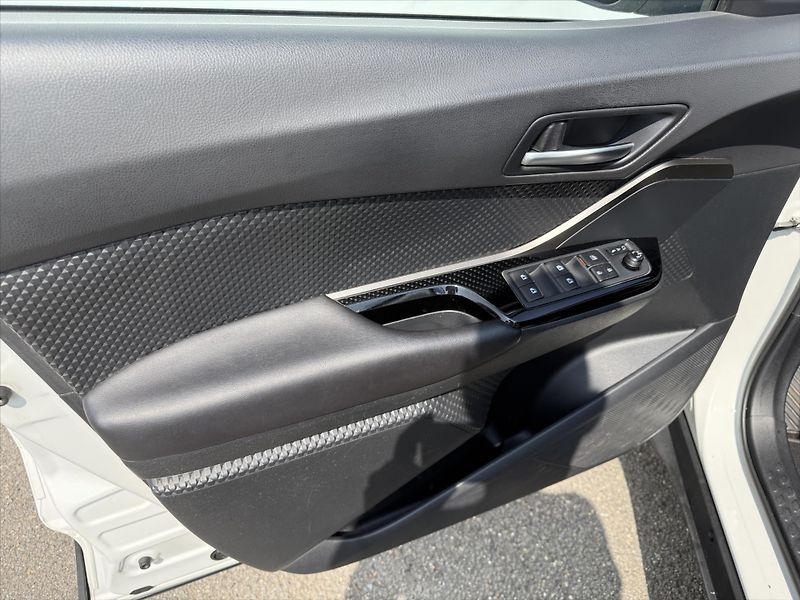 Toyota C-HR 1,8 Selection Bi-tone - fotka 18 z 19
