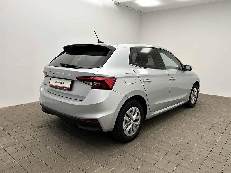 Škoda Fabia 1.0 TSI Top selection - fotka 7 z 28