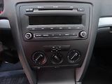 Škoda Octavia (2007) Ambiente 2.0 TDI, Tempomat - náhled 16