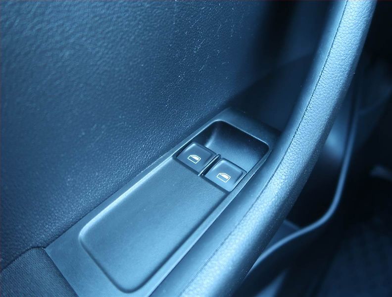Škoda Fabia (2015) 1.0, Park. senzory - fotka 13 z 14