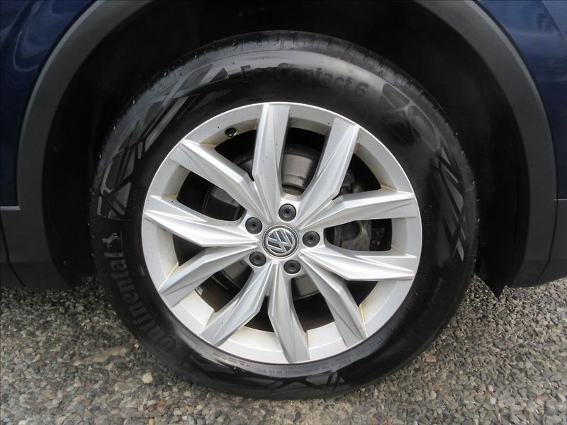 Volkswagen Tiguan 2,0 TDI DSG 4x4 Led Comfortlin - fotka 19 z 21