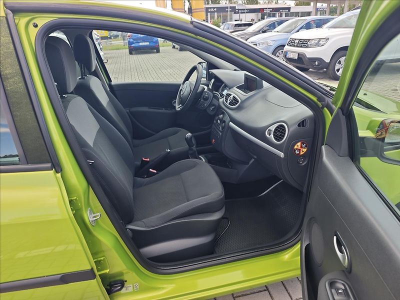 Renault Clio 1,2 16V  Authentique - fotka 14 z 19