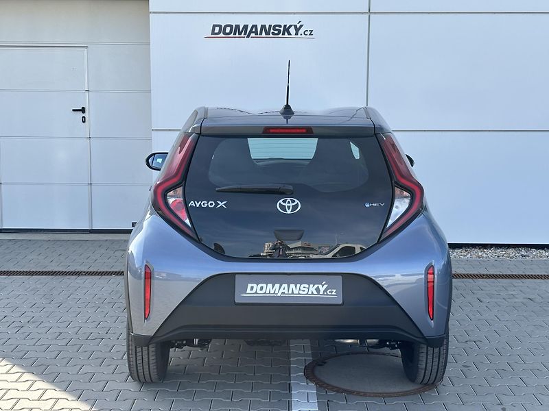 Toyota Aygo (2026) LIMITED EDITION 1,5 HEV AT - fotka 11 z 14