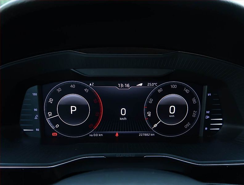 Škoda Superb (2019) Laurin&Klement 2.0 TDI, 4X4 - fotka 11 z 29