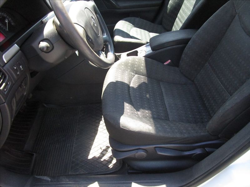Renault Laguna Grandtour 1.9dCi, aut Klima - fotka 11 z 40