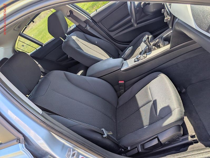 BMW Řada 3 (2012) 2.0 i 328i, AC, TZ, navi - fotka 10 z 14