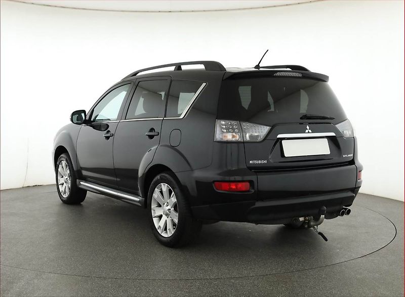 Mitsubishi Outlander (2012) 2.2 DI-D, 4X4, Automat - fotka 4 z 20