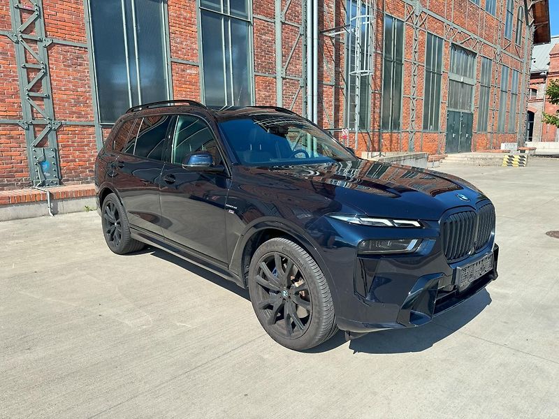 BMW X7 (2024) xDrive 40d M PAKET + Záruka  - fotka 3 z 30