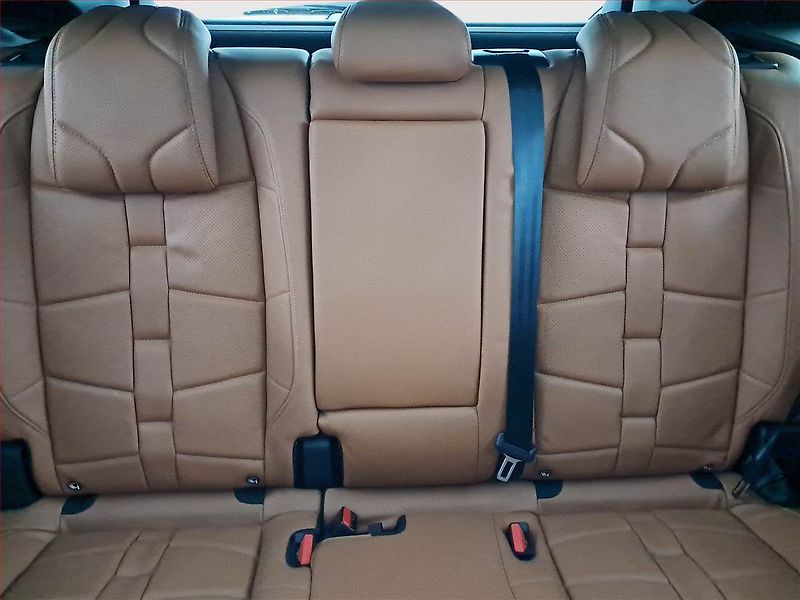 DS Automobiles DS7 Crossback (2024) 1.5 BlueHDI - fotka 10 z 26