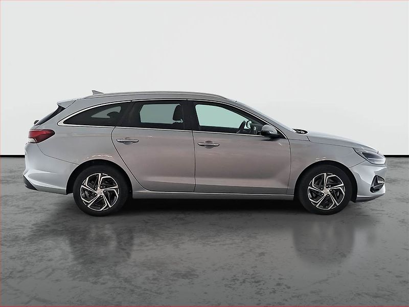 Hyundai i30 (2023) Smart 1.0 T-GDI - fotka 6 z 17