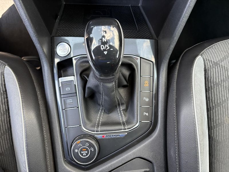 Volkswagen Tiguan 2.0 TSI DSG 4MOTION R-LINE 140 - fotka 20 z 28