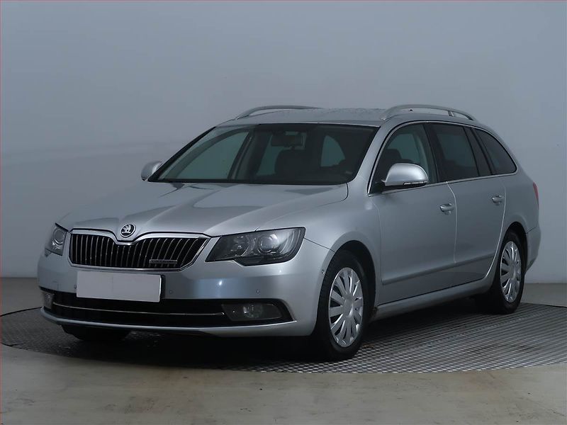 Škoda Superb (2014) Greenline 1.6 TDI, Navi - fotka 2 z 16