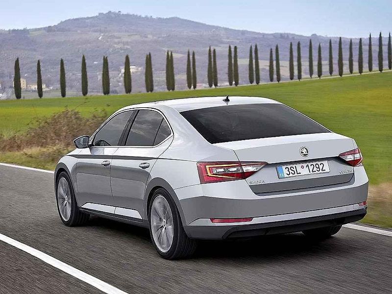 Škoda Superb.