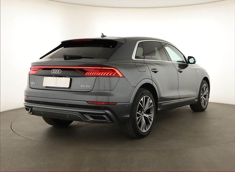 Audi Q8 (2021) 50 TDI - fotka 5 z 21