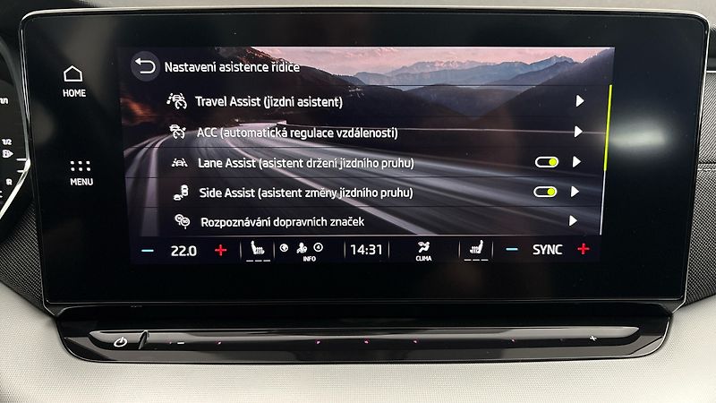 Škoda Octavia 2.0 TDI DSG Style Combi - fotka 23 z 27