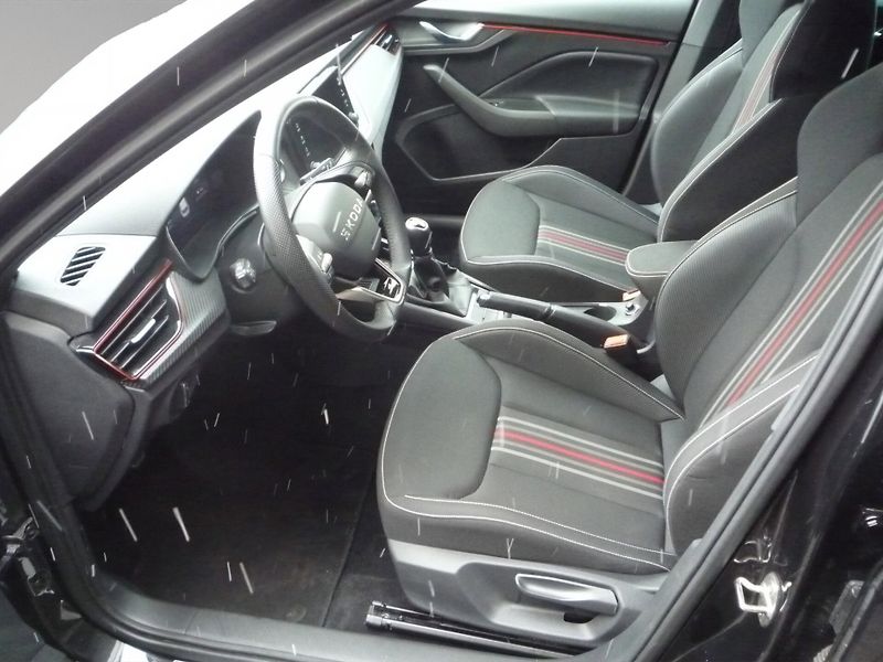 Škoda Kamiq (2024) 1,0TSi 85kW MONTE CARLO - fotka 9 z 14
