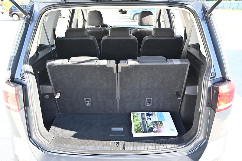 Volkswagen Touran 1.2TSI 81KW Comfort 7mist 3/17 - fotka 48 z 60