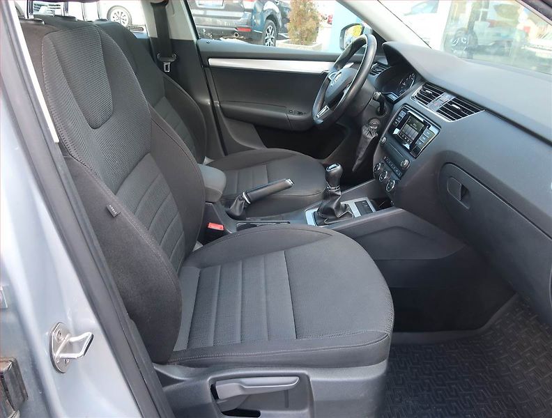 Škoda Octavia (2014) Elegance 2.0 TDI, Xenony - fotka 9 z 14