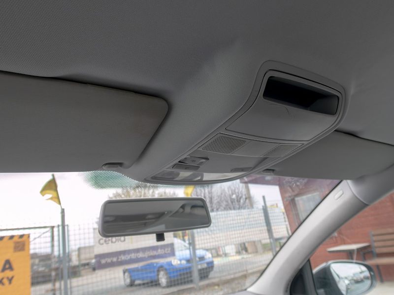 Volkswagen Golf (2012) 1.6TDI 77KW – SERVIS - fotka 22 z 46