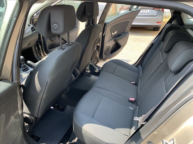 Renault Mégane 1,5 DCI,ČR - fotka 15 z 17