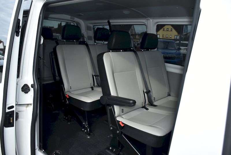 Volkswagen Transporter (2016) 2.0 TDI 75kW 9 Míst - fotka 22 z 26