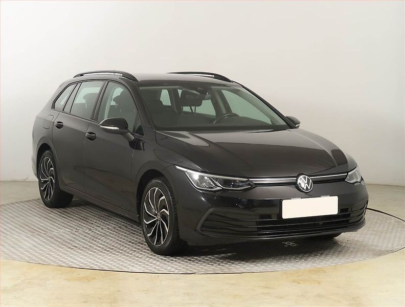 Volkswagen Golf (2021) Life 1.5 TSI, ČR,1.maj - fotografie inzerátu