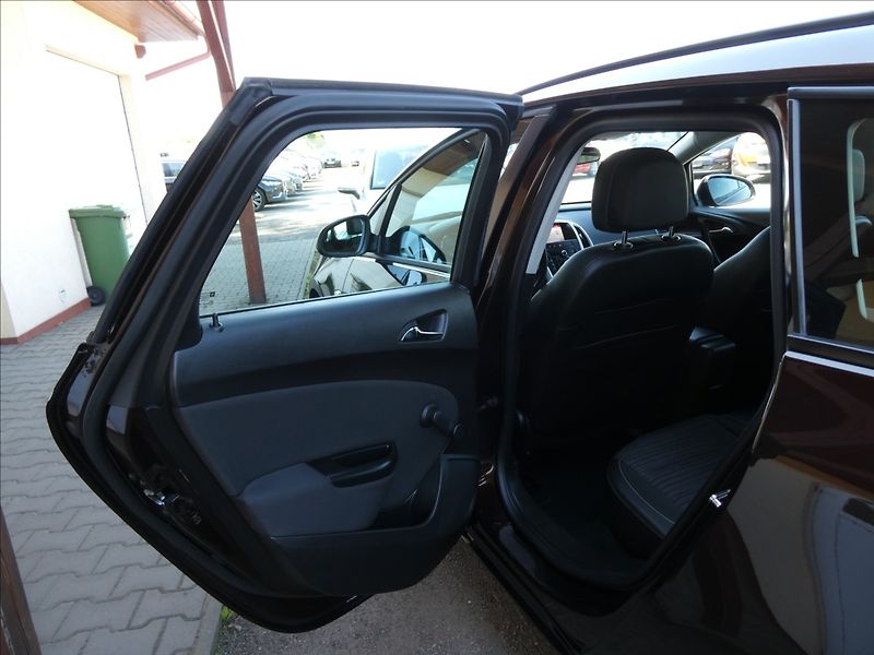 Opel Astra 1,4 i 88kW klima, serviska - fotka 22 z 44