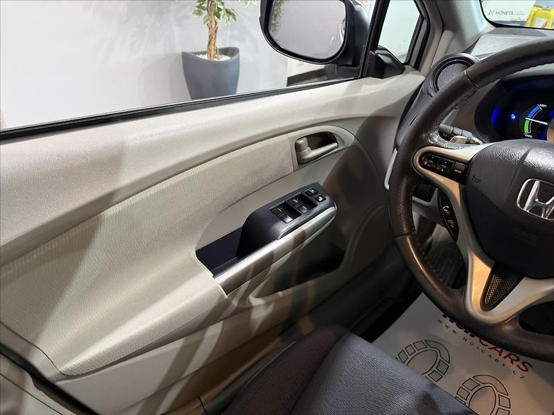 Honda Insight 1,3   i IMA AUTOMAT HYBRID - fotka 26 z 40