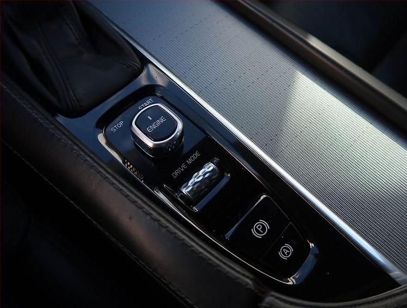 Volvo V90 (2016) D5 AWD, 4X4, Automat - fotka 18 z 21