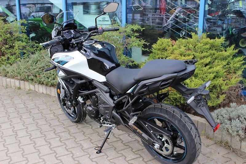 Kawasaki Versys 650 (2025) MY 2025 SKLADEM - fotka 9 z 9