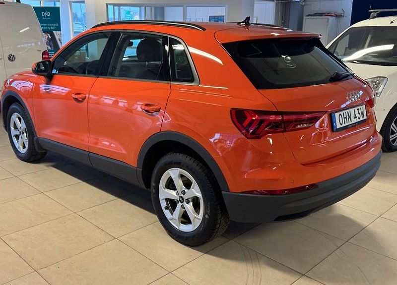 Audi Q3 45 TFSI e Proline Matrix  - fotka 4 z 16