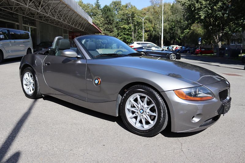 BMW Z4 Roadster 2.5i(E85)M54B25 141kW - fotka 19 z 32