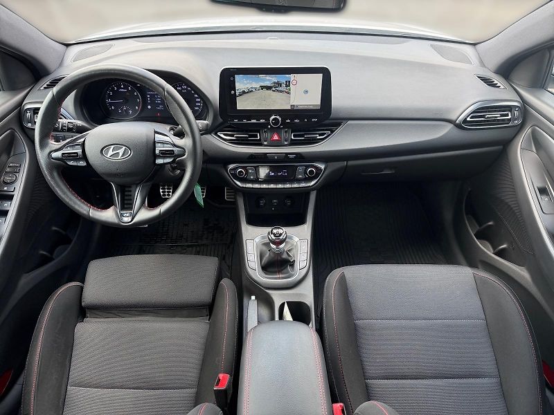 Hyundai i30 (2023) N LINE 1.0T-GDI 88kW CZ DPH - fotka 9 z 11