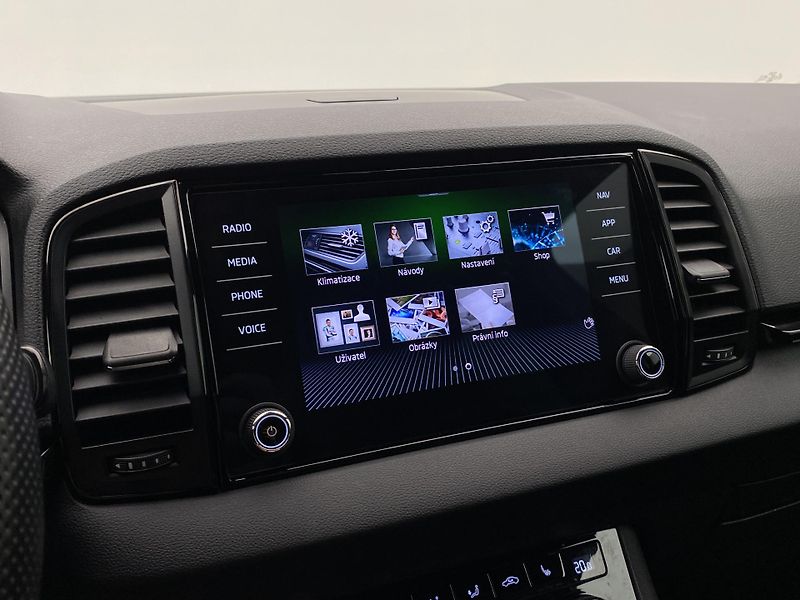 Škoda Karoq 2.0TSI SPORTLINE 4x4 REZERVACE - fotka 47 z 55