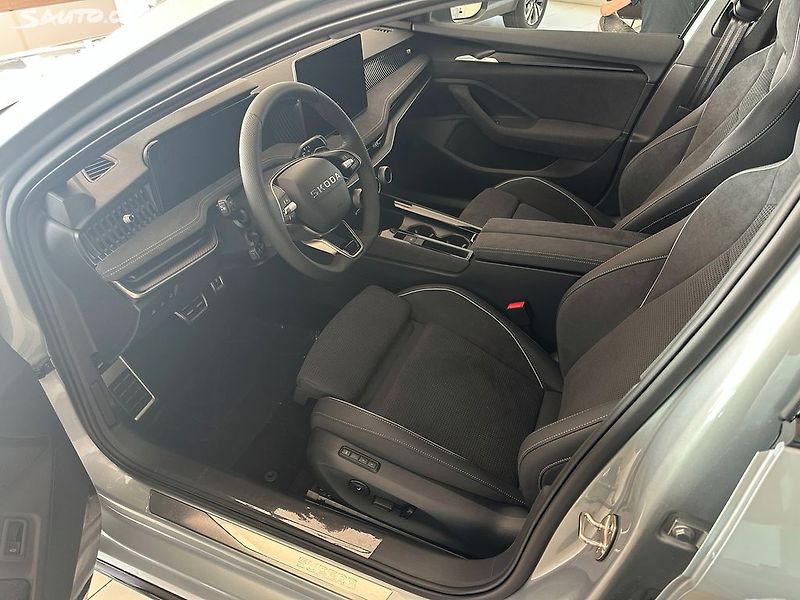Škoda Superb (2025) SPORTLINE 2.0 TDI DSG 4x4 MAX - fotka 8 z 13