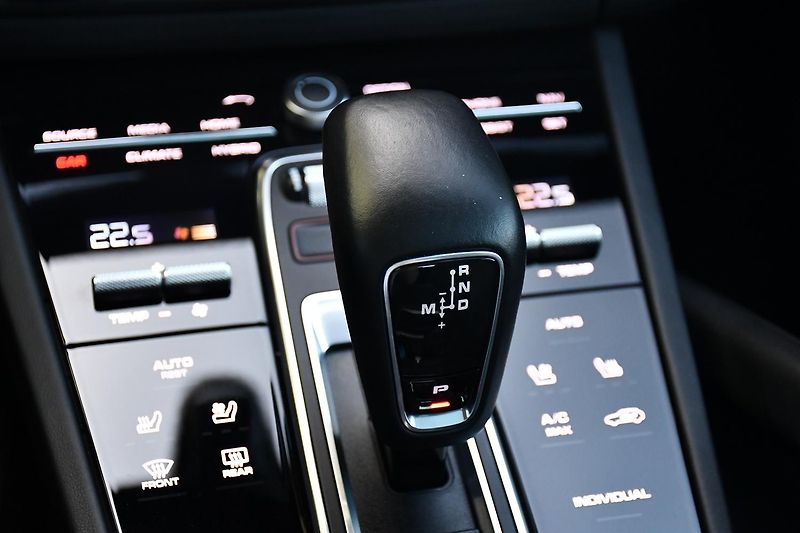 Porsche Cayenne 3.0E-REZERVACE - fotka 33 z 50