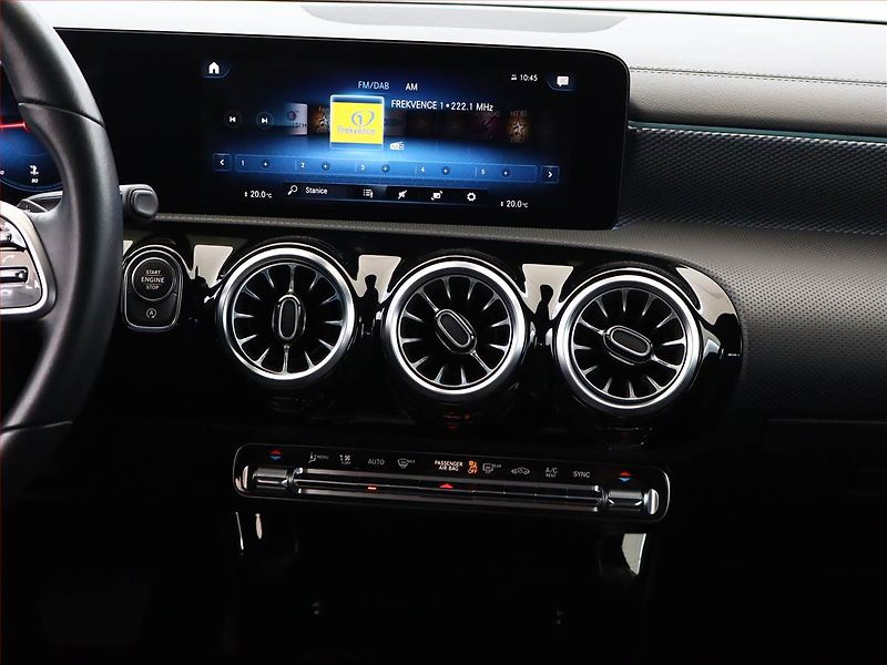 Toyota Yaris (2018) 1.5 Hybrid, Automat - fotka 12 z 16
