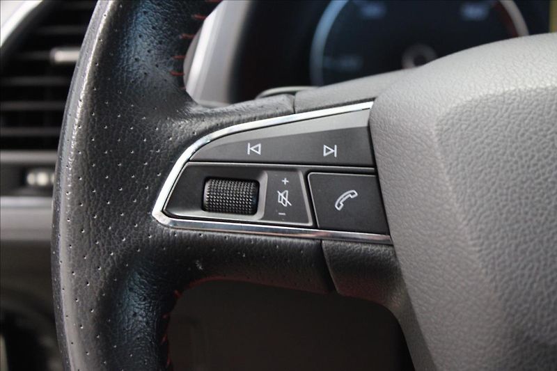 Seat Leon 2,0 TDI 110KW DSG FR ST - fotka 13 z 17