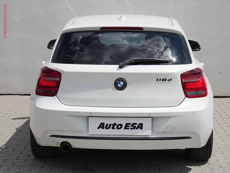 BMW Řada 1 (2012) 2.0D 116d, ČR, Bixen, park - fotka 5 z 22