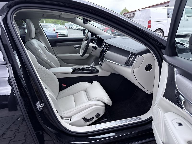 Volvo V90 T8 AWD ULTRA *VZDUCH* + kola - fotka 21 z 60