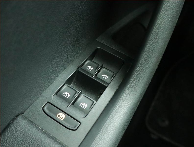 Škoda Octavia (2015) RS 2.0 TSI, Automat - fotka 15 z 19