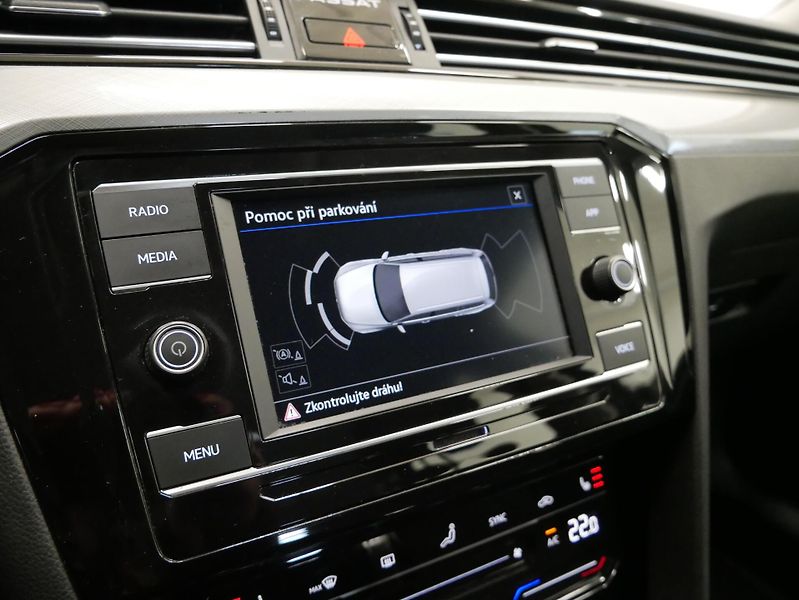 Volkswagen Passat - fotka 17 z 21