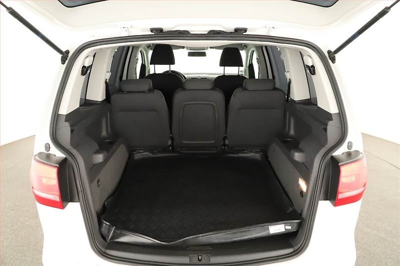 Volkswagen Touran (2012) 1.6 TDI, 7 míst, Park. senzory - fotka 10 z 13