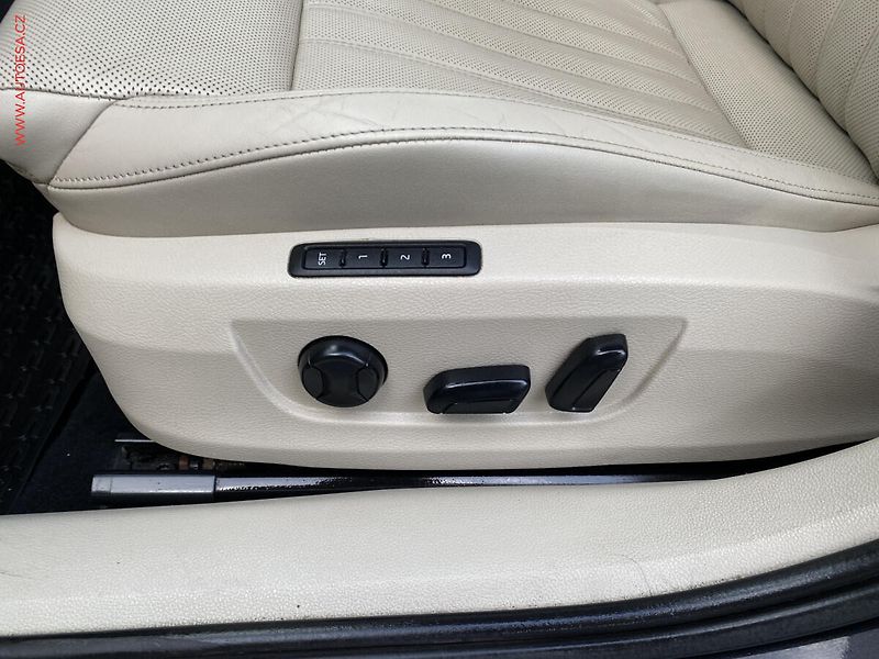 Škoda Superb (2015) 2.0 TDi 4x4, ČR, DSG - fotka 15 z 20