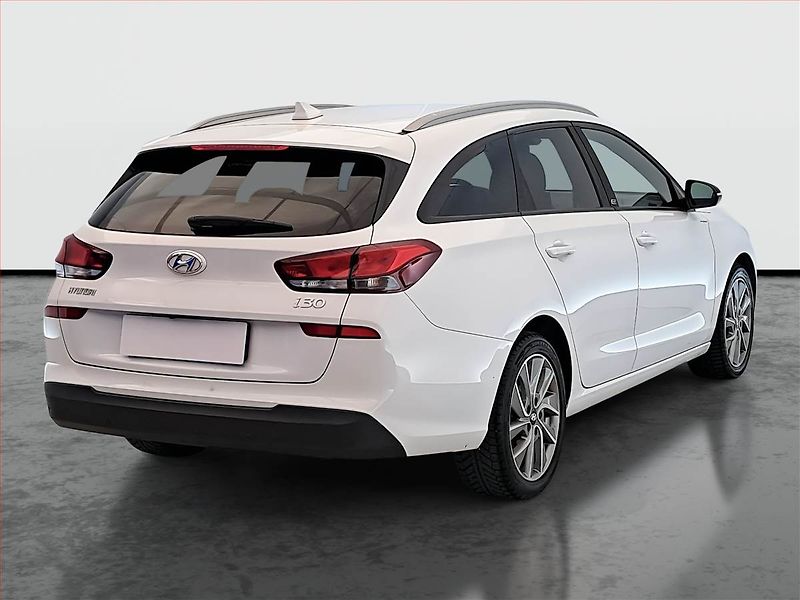 Hyundai i30 (2018) Go! 1.4 T-GDI, Navi, Tempomat - fotka 5 z 18